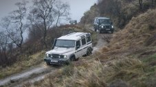 Крал Чарлз заменя Land Rover и Jaguar за Ineos или Aston Martin?