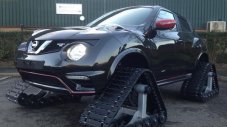 Nissan качи Juke Nismo RS на гъсеници