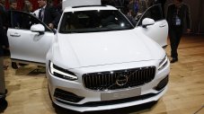 Volvo S90 се появи в Детройт с 410 к.с.