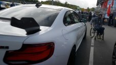 Шофьор с паралич показва класа с BMW M2