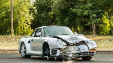 Разбито Porsche 959 бе оценено на 500 000 долара