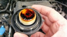 Как да определим дали двигателното масло е годно за употреба