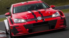 Пистовият VW Golf GTI TCR вече развива 350 коня (ВИДЕО)