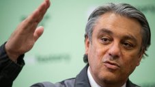Шефът на Renault замина да оправи отношенията с Nissan