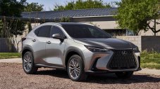 Новият Lexus NX &ndash; сензори на волана и мотор с 280 коня