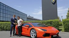 Aventador - най-успешната V12 кола на Lamborghini