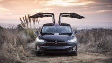 Tesla спря най-евтината версия на Model X