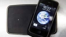 GM пуска безжично зареждане за смартфон 