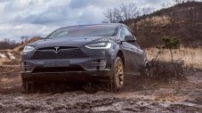Става ли Tesla Model X за сериозен оф-роуд? (ВИДЕО)