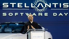 Шок: Stellantis вече търси заместник на Карлос Тавареш