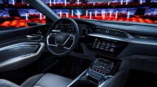 Audi превръща колата в киносалон