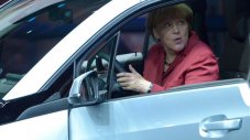 Меркел отново критикува германската автомобилна индустрия