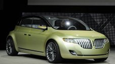Lincoln готви първи компактен модел