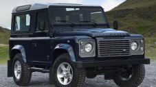В САЩ унищожават незаконни Land Rover Defender