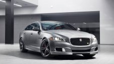 Първа снимка на Jaguar XJR