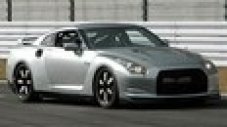 Nissan изпитва нова версия на GT-R