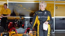 Renault взе 79-годишна старица за тест пилот във Formula 1