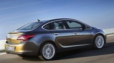 Купето с четири врати Opel Astra