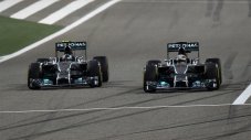 Хамилтън и Mercedes AMG без проблеми и в Бахрейн