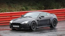 Aston Martin тества модел с двигател AMG
