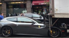 Камион смаза Ferrari FF за $300 000