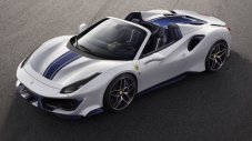 Ferrari махна покрива на 488 Pista