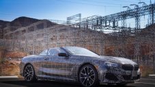 BMW тества кабриолета 8-Series в Долината на смъртта