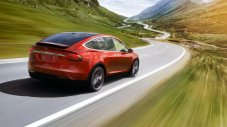 Самоускоряващи коли на Tesla причиниха над 100 катастрофи