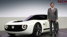 Honda показа спортен електромобил и превозни средства за мързеливци