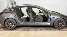 Колко части могат да бъдат премахнати от Tesla, без тя да забележи?