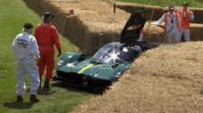 Част за 5 евро провалила дебюта на Aston Martin Valkyrie