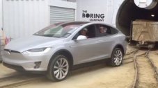 Tesla Model X тегли вагонетки с тегло 113 тона (ВИДЕО)