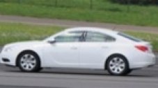 Неофициални снимки на Opel Insignia хечбек.