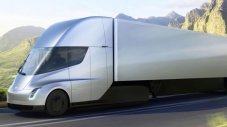 Камионът Tesla Semi изненада с пробег в реални условия