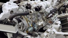 Новият V8 на Toyota идва, за да промени играта