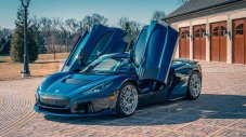Този Rimac Nevera има опции за 140 000 евро, но собственикът не го иска