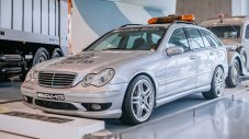 Медицинският Mercedes C 32 AMG отбелязва юбилей