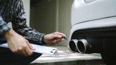 Пълната забрана на продажба на автомобили с ДВГ от 2035 отпада
