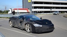 Ferrari тества нов хибрид