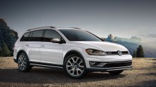 Следващият VW Golf остава без комбита