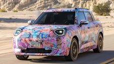 MINI  готви дебюта на малък кросоувър