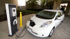 Nissan пуска евтин Leaf в САЩ