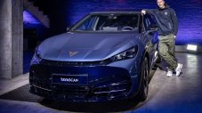 Звездите на „Барселона“ подкараха най-мощните модели на Cupra