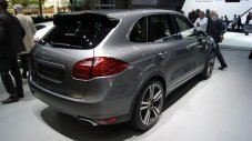 Мощен, но икономичен Porsche Cayenne