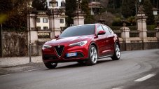 Alfa Romeo Stelvio отдава почит на легенда
