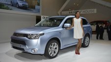 Mitsubishi Outlander Hybrid излиза на пазара