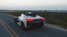 Nissan BladeGlider излиза на пътя този месец