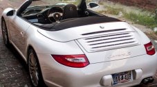 Porsche 911 със средноразположен... волан