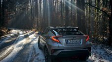 Три в едно: тестваме новата Toyota C-HR