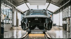 Паника: Land Rover не може да се съвземе от хакерската атака